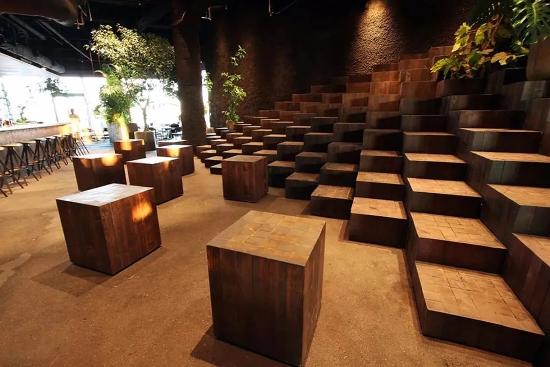 汕头这个日本餐饮空间设计，带你来到热带丛林